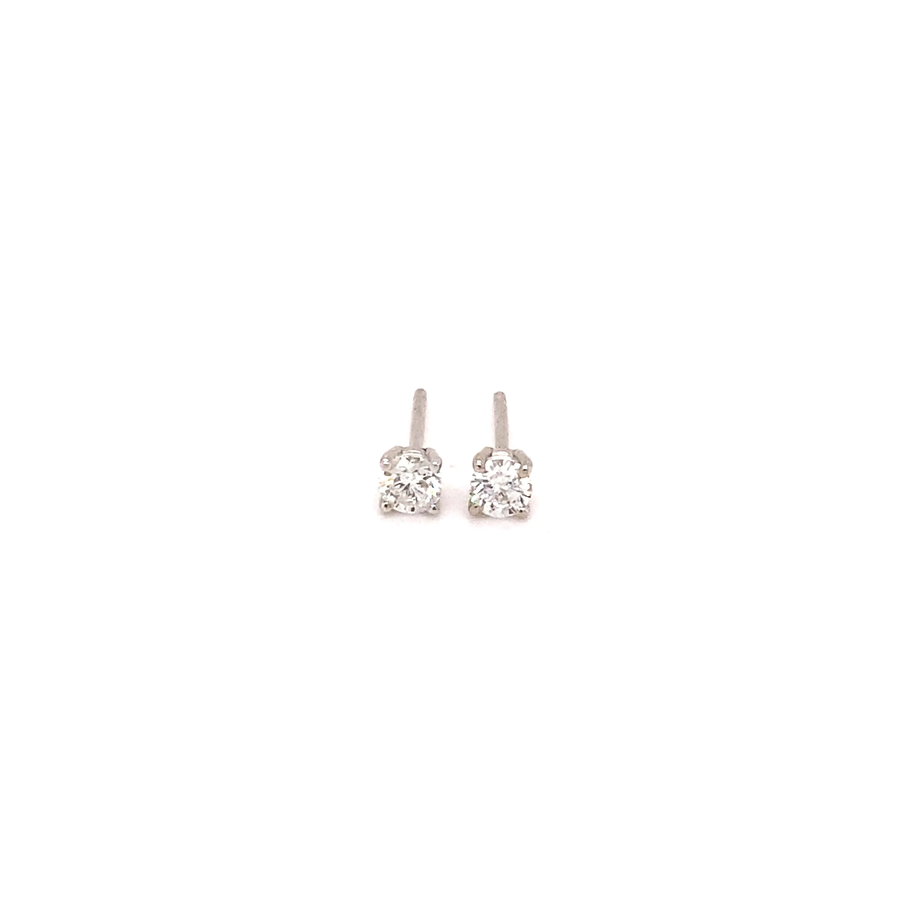 0.28ct G SI-2 Diamond 4-Prong Studs