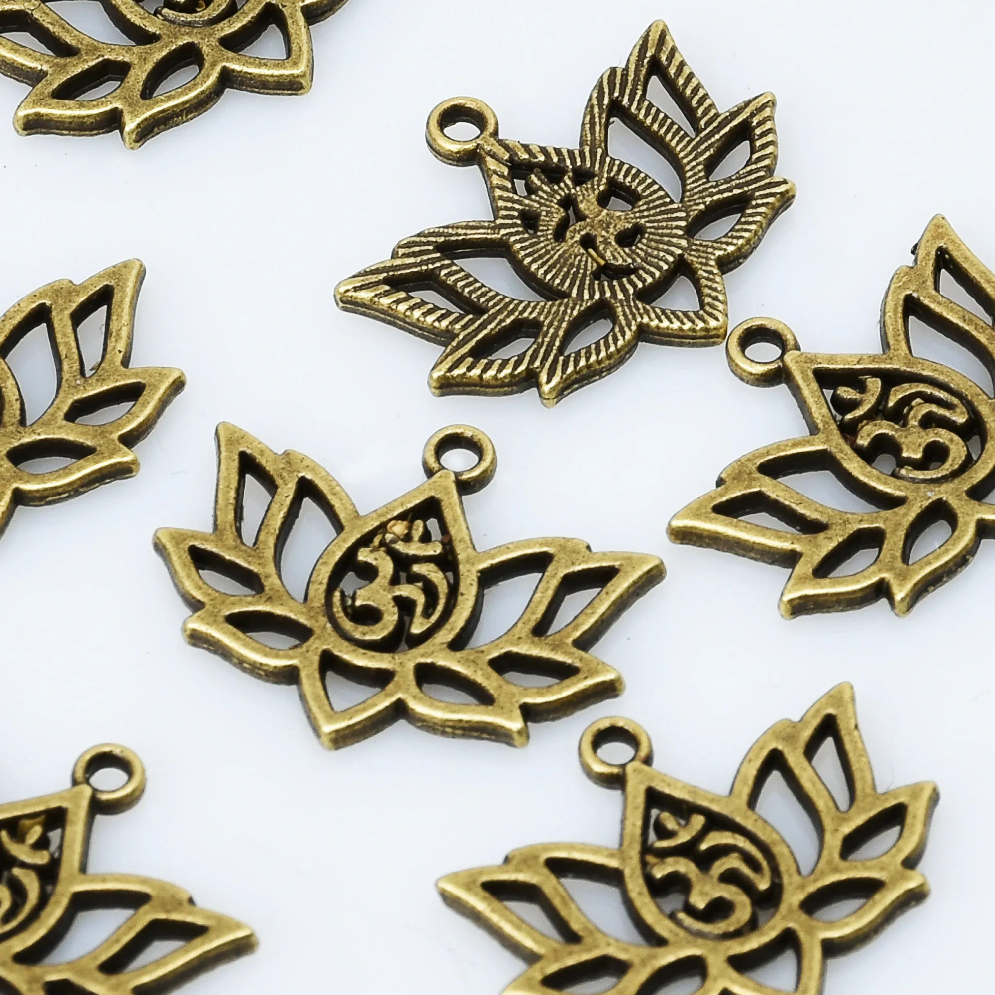 16*20mm Alloy Lotus Pendant Om Pendant Aum Pendant Spiritual charm Yoga Pendant Lotus Flower Jewelry 20pcs 102947