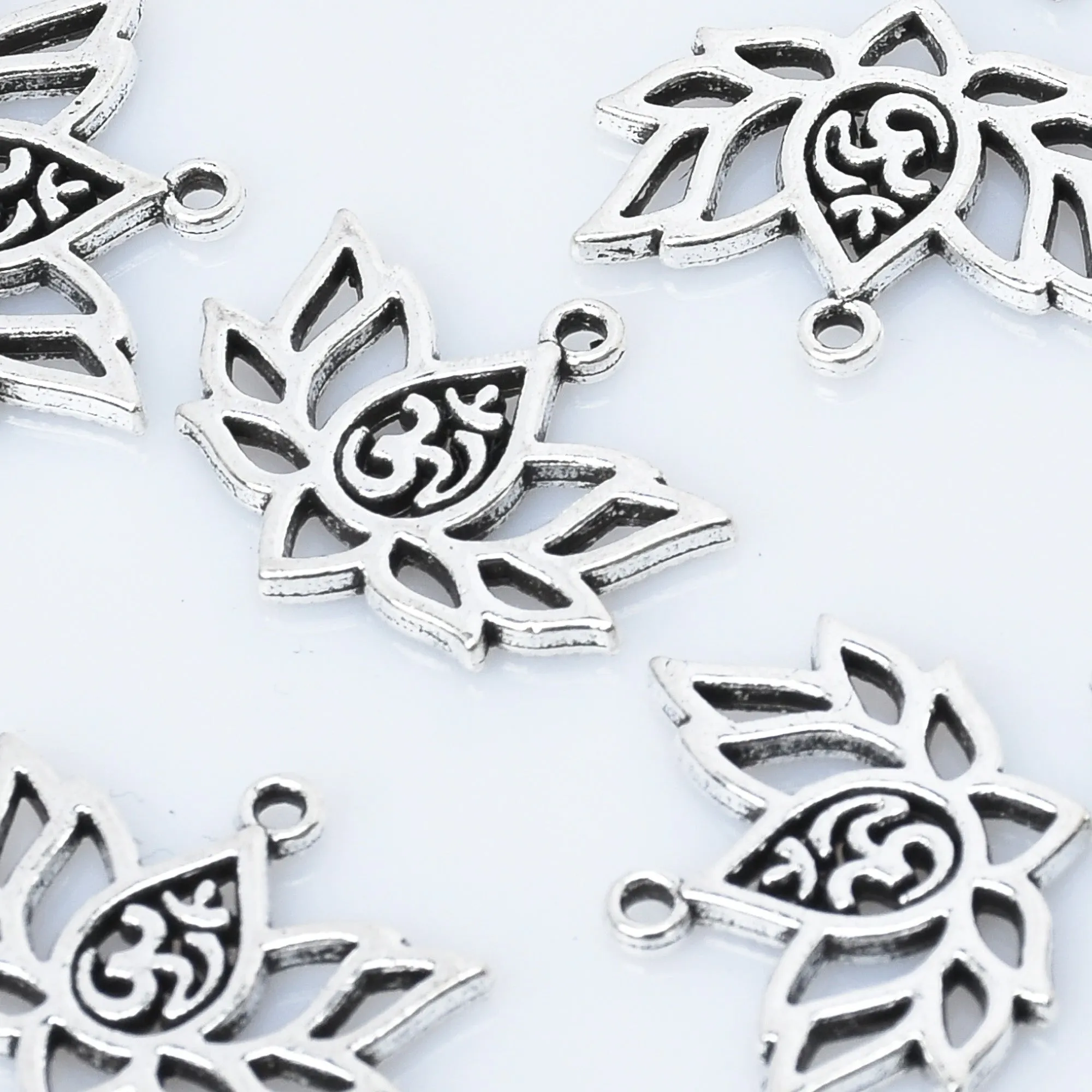 16*20mm Alloy Lotus Pendant Om Pendant Aum Pendant Spiritual charm Yoga Pendant Lotus Flower Jewelry 20pcs 102947