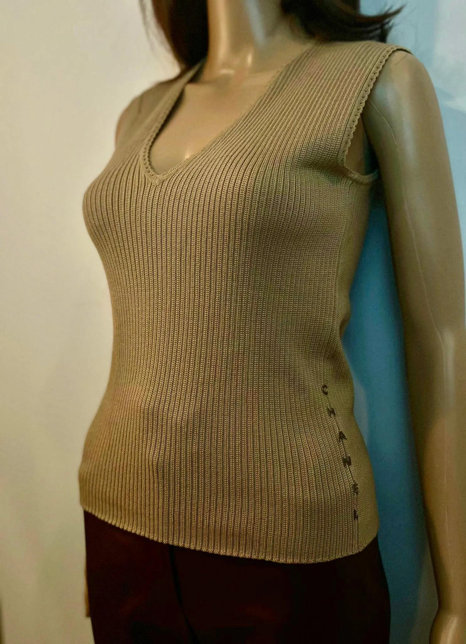 Chanel 99A 1999 Fall Beige Tan Knit Wool Blouse Top FR 36 US 4