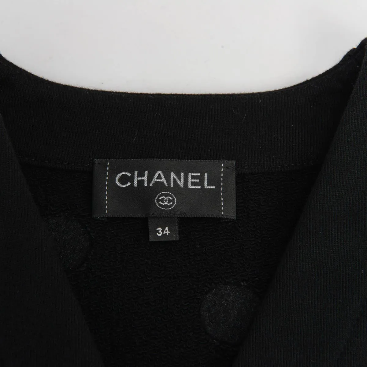 Chanel Black Jersey Bijoux CC Cardigan - Size FR 34 - Elegant Designer Knitwear with Iconic Emblem