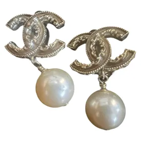 Chanel Pearl Antique Gold tone earrings